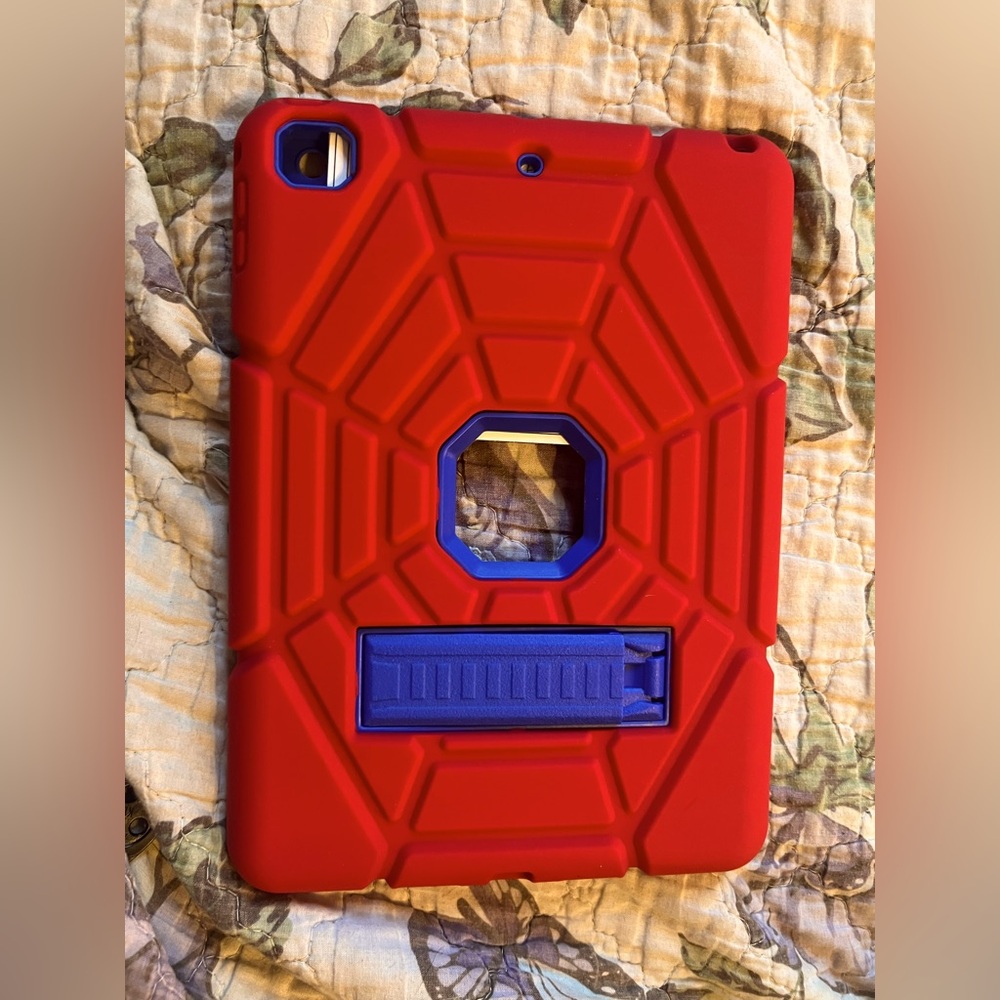 NWT Spider Man iPad case 6th/5th generation